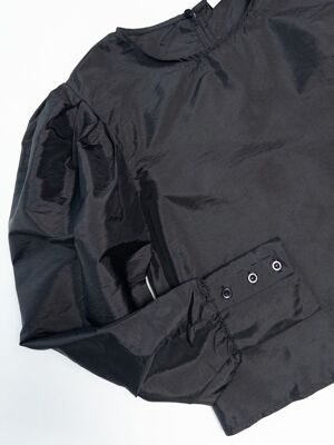 Блуза из плотной неэластичной ткани с объемными рукавами и широкими манжетами на пуговицах цвет черный размер EUR 38 (rus 44) NA-KD