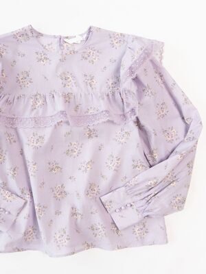Блуза хлопковая женская сзади на пуговице с оборками/элементами кружева цвет сиреневый принт цветы размер EUR S ( rus 42-46) H&M