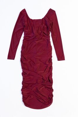 Платье с драпировкой цвет бордо  размер EUR 44 (rus 50) MISSGUIDED (маломерит)