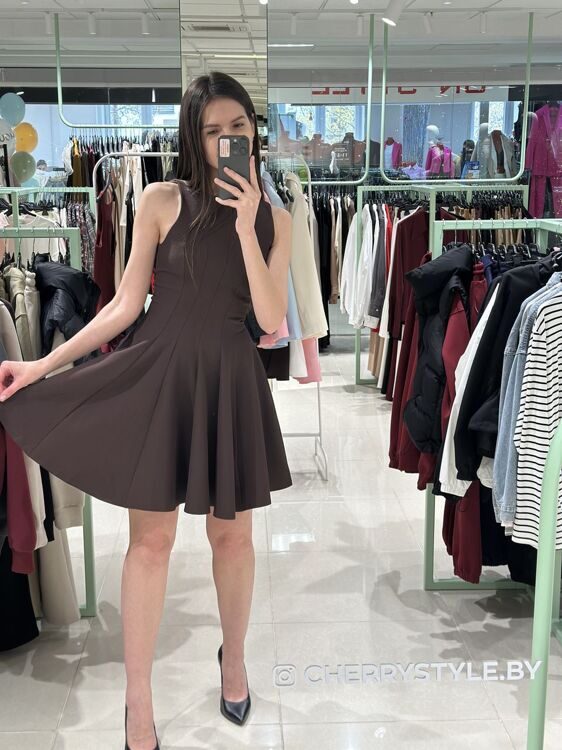 Нежное платье с расклешенным низом цвет коричневый  (30431)