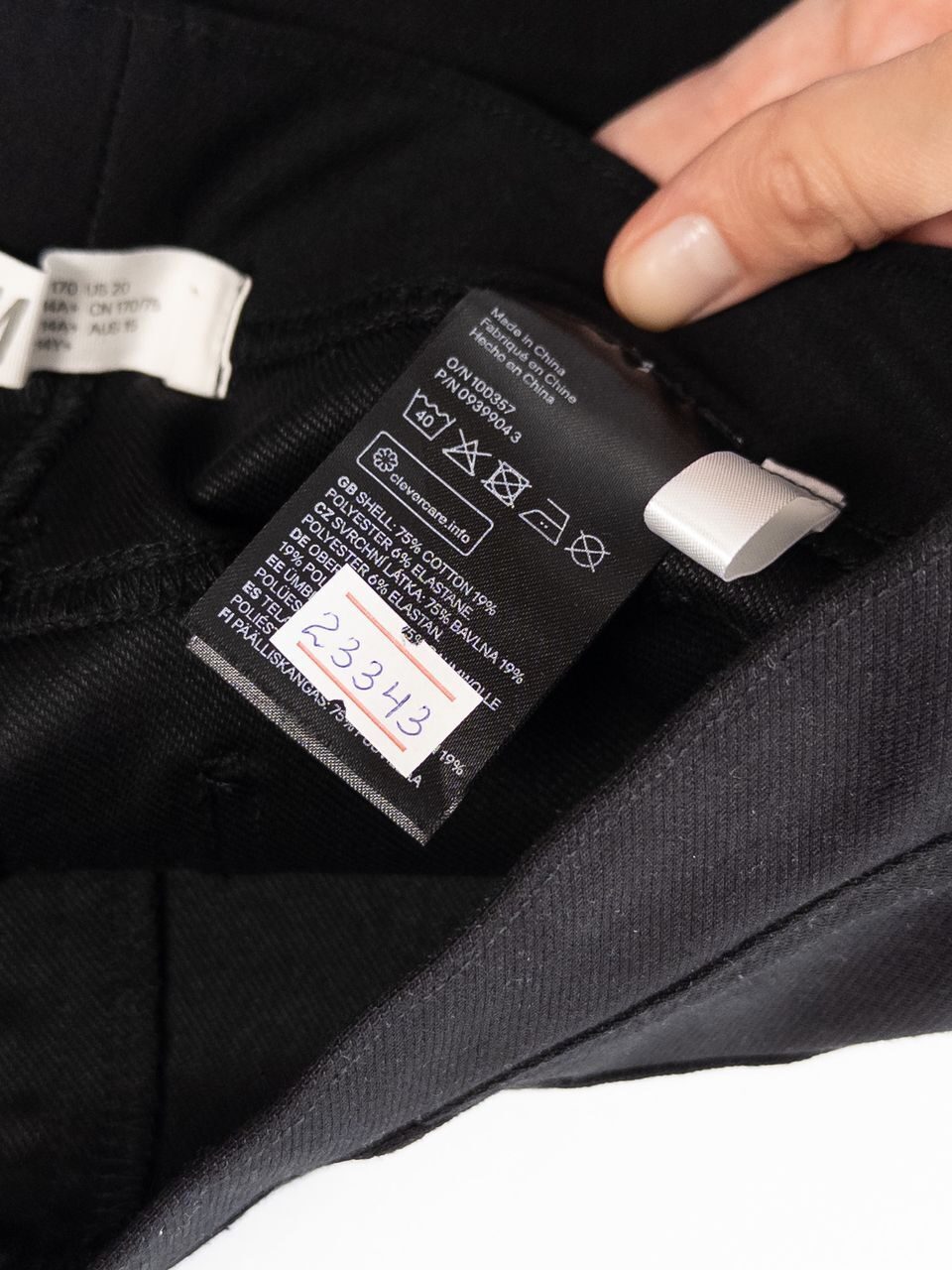 Шорты из эластичного трикотажа с эффектом джинсовой ткани цвет черный на рост 170 см 14+ лет H&M