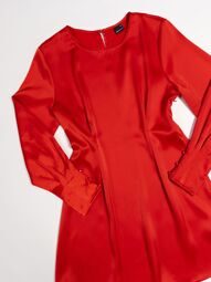 Атласное платье цвет красный размер EUR 40 (rus 46) Gina Tricot (дефект незначительная затяжка)