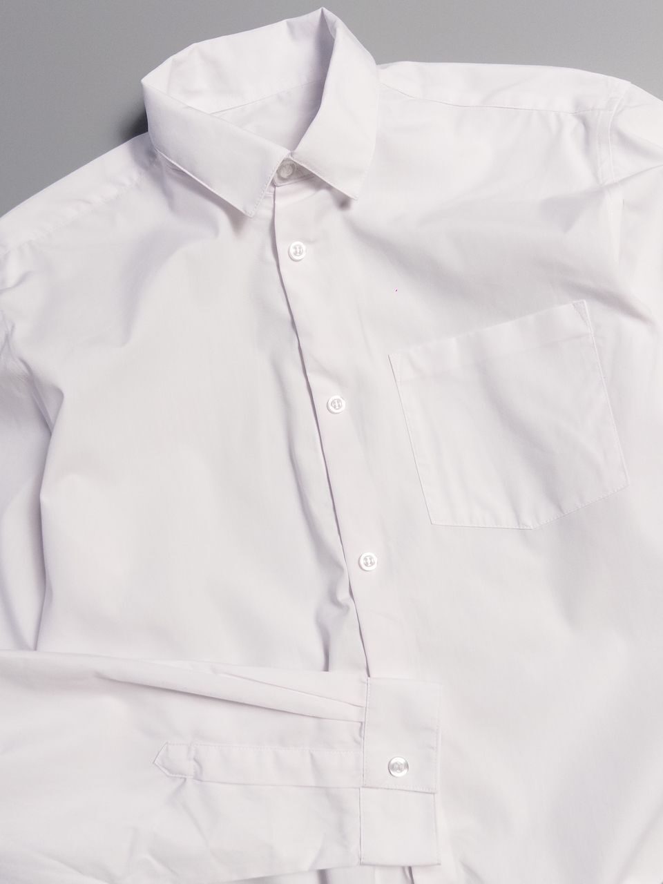Рубашка с длинным рукавом застежка липучка/две нижние пуговицы зашиты/надевается через голову с карманом цвет белый рост 179-183 см (rus S) George