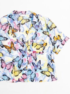 Рубашка атласная домашняя женская на пуговицах цвет белый/голубой/желтый принт бабочки размер EUR 38/40 (rus 44-46) Primark