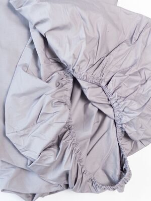Простынь сатиновая  на резинке размер 135х200х30 см цвет серый Primark