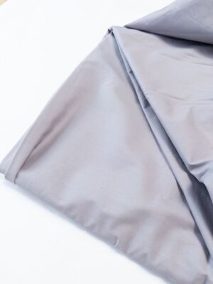 Простынь сатиновая  на резинке размер 150х200х30 см цвет серый  Primark