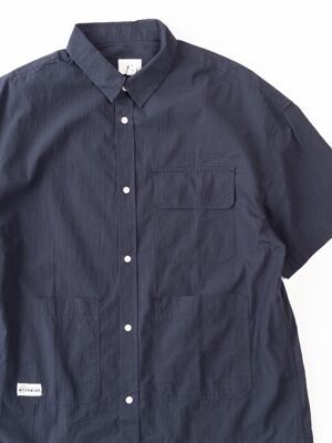Рубашка из рельефной ткани мужская с коротким рукавом/карманами на пуговицах цвет темно-синий размер L H&M