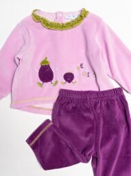 Комплект велюровый для девочки джемпер сзади на кнопках + брюки цвет розовый/баклажан с вышитым принтом на рост 68 см 6 мес POMPdeLUX