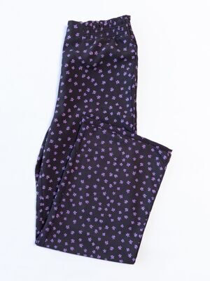 Брюки из рельефной ткани для девочки свободного кроя цвет черный принт цветы рост 152 см H&M