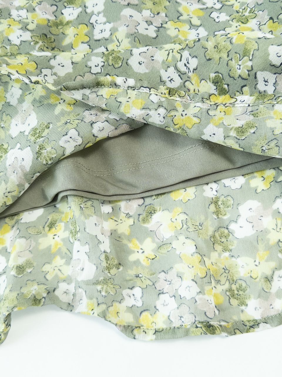 Блуза свободная из просвечивающей ткани с майкой цвет зеленый/цветы размер EUR 34 (rus 40) C&A