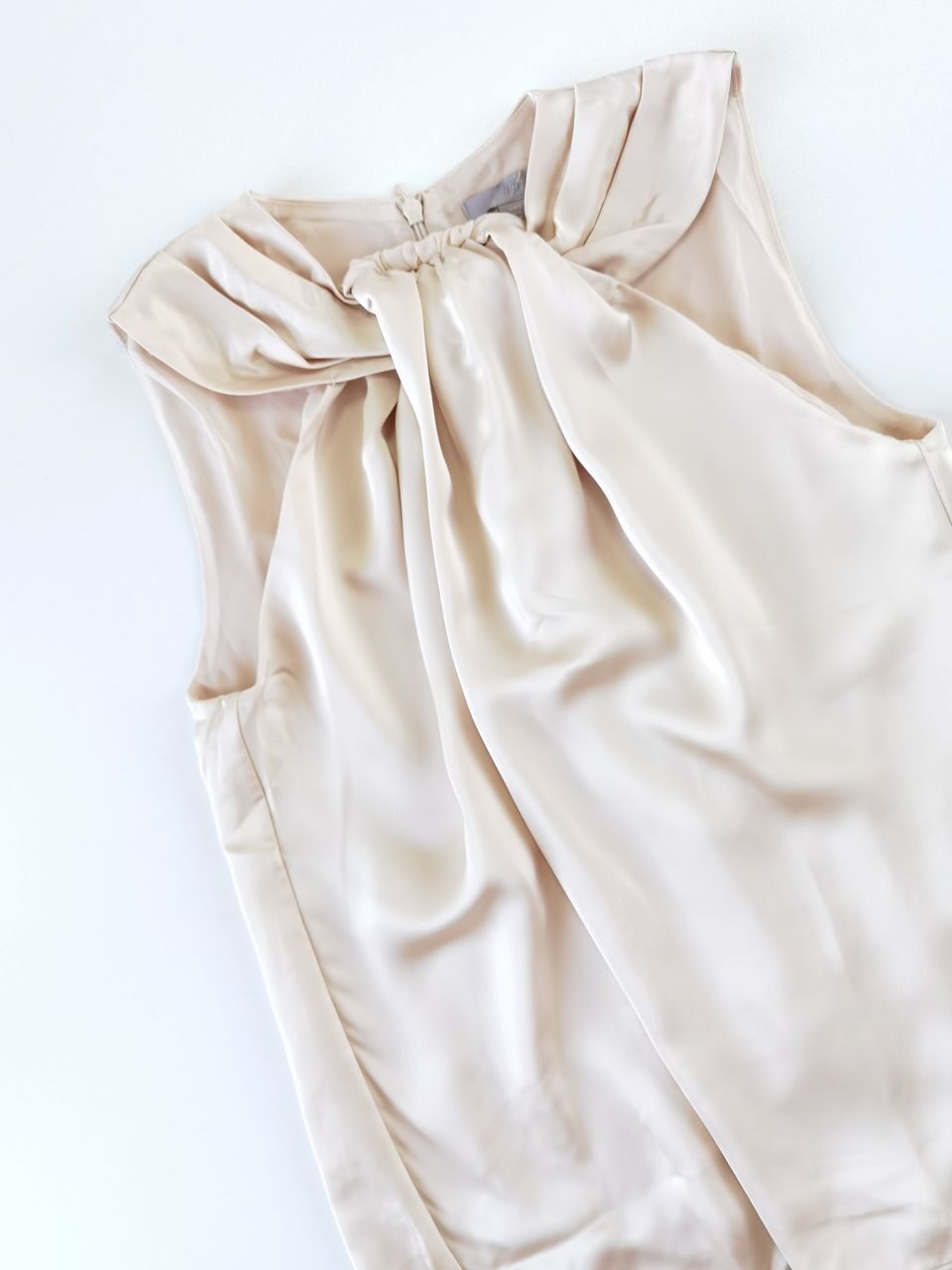 Блуза атласная без рукава S(165) H&M дефект есть затяжки