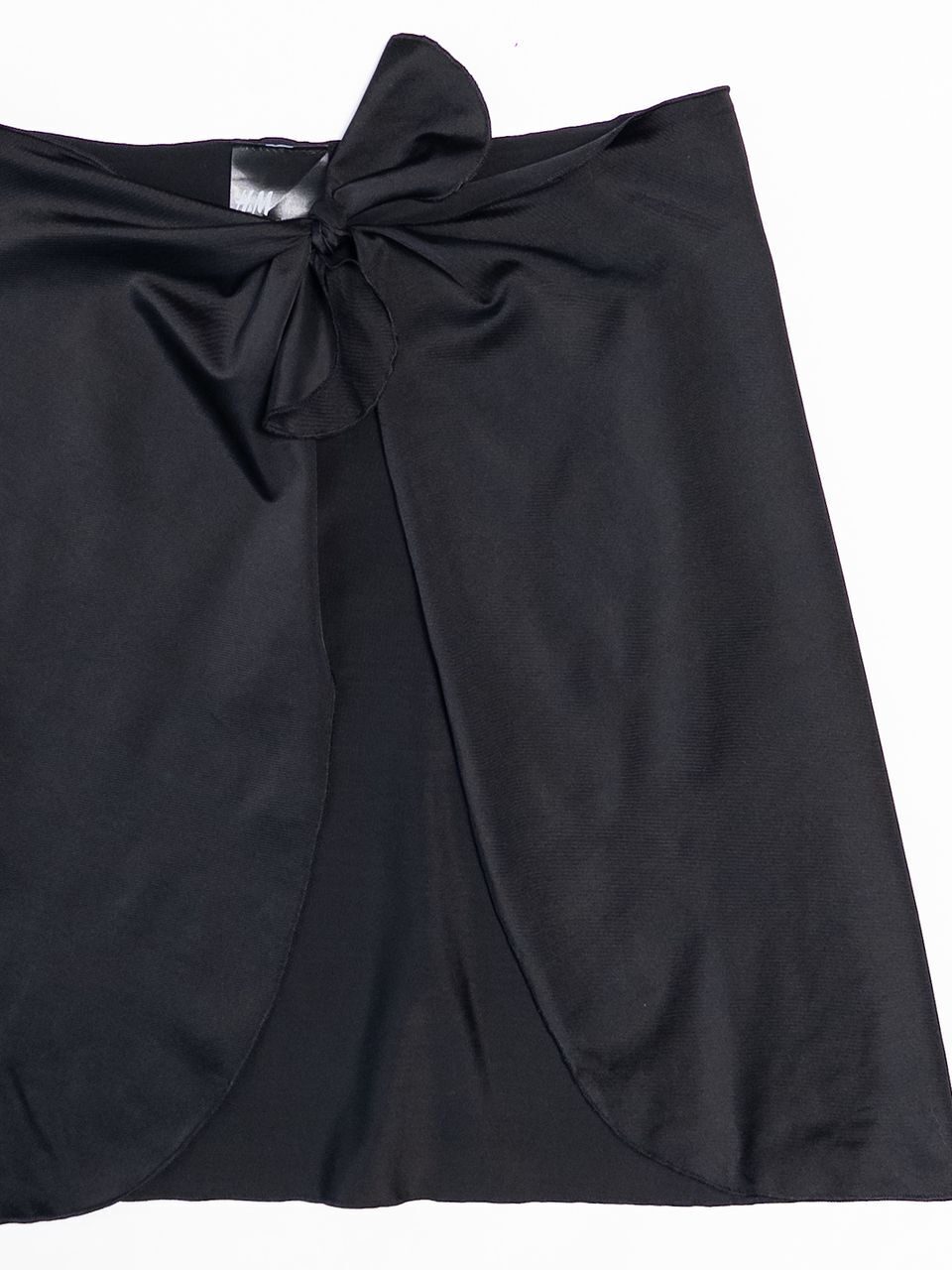 Юбка на купальник имеет декоративный узел на талии и закругленный низ цвет черный на рост 170 см 14+ лет (rus 42) H&M