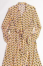 Платье из вискозы на пуговицах в области груди в линии талии резинка цвет черный/желтый/узор размер UK 14 (rus 46) TU
