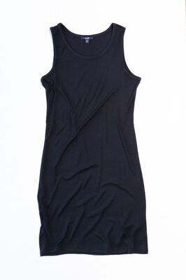 Платье приталенное в рубчик цвет черный размер EUR S 36 (rus 42) KIABI
