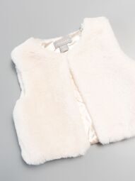 Жилетка меховая на подкладке для девочки на пуговице цвет молочный рост 98 см Primark