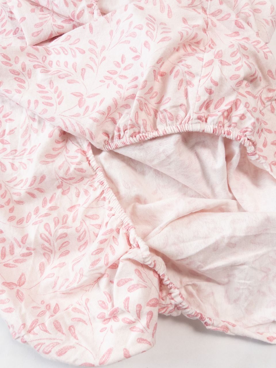 Комплект постельного белья фланелевый простынь на резинке размер 90х200х25 см + наволочка 1 шт размер 48х74 см цвет розовый принт листья Primark