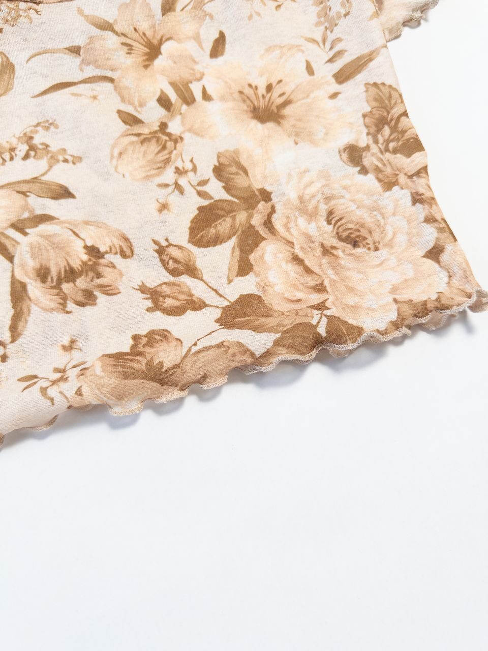 Комплект блуза на завязке + топ укороченный на бретелях цвет бежевый принт цветы размер EUR 34/36 (rus 40-42) Primark