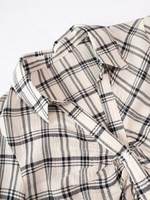 Блуза женская на пуговицах с драпировкой спереди цвет бежевый/клетка размер EUR 34 (rus 40) Primark (дефект имеется пятно)