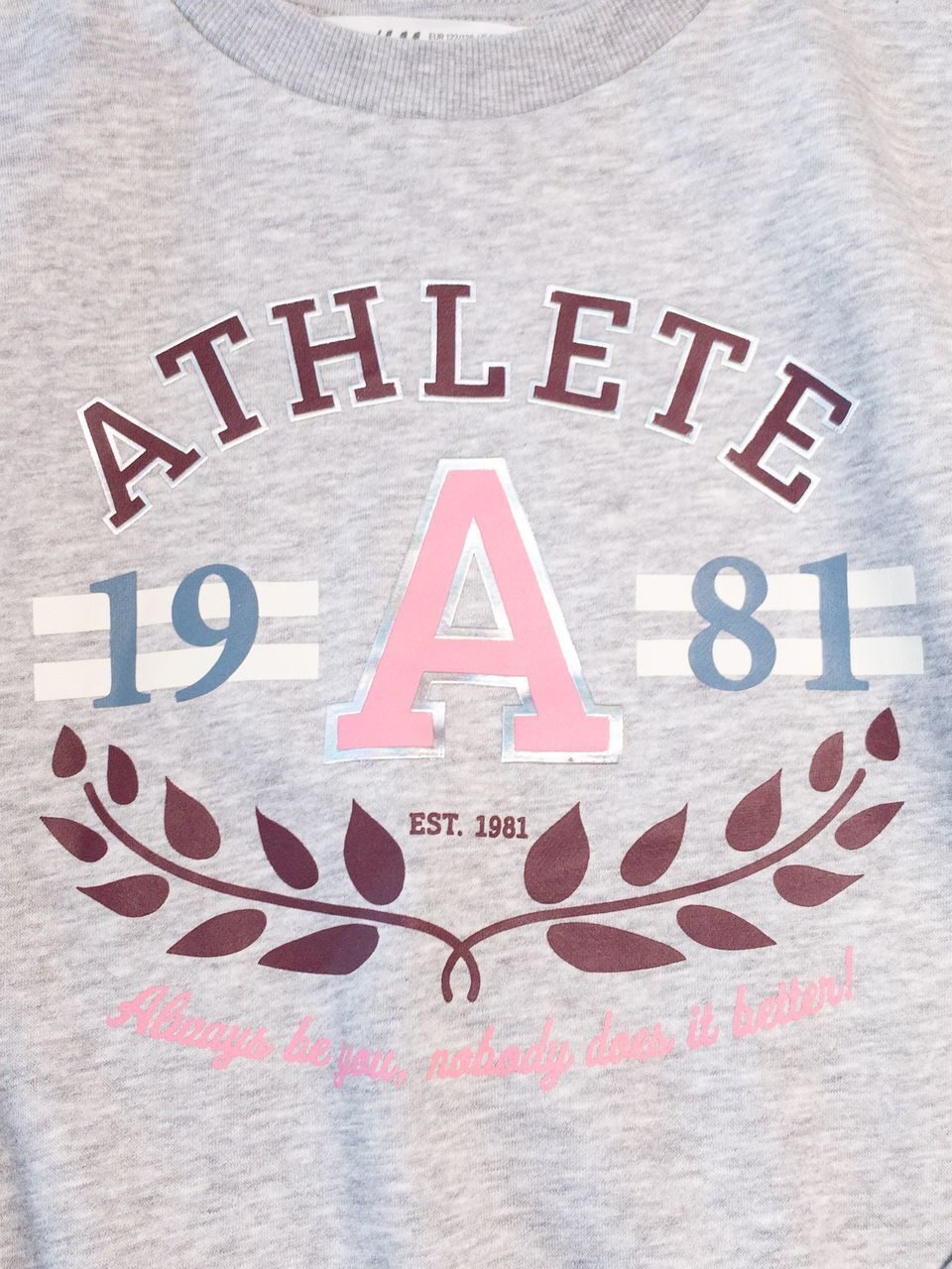 Свитшот с начесом для девочки цвет серый принт Athlete на рост 122/128 см 7-8 лет H&M