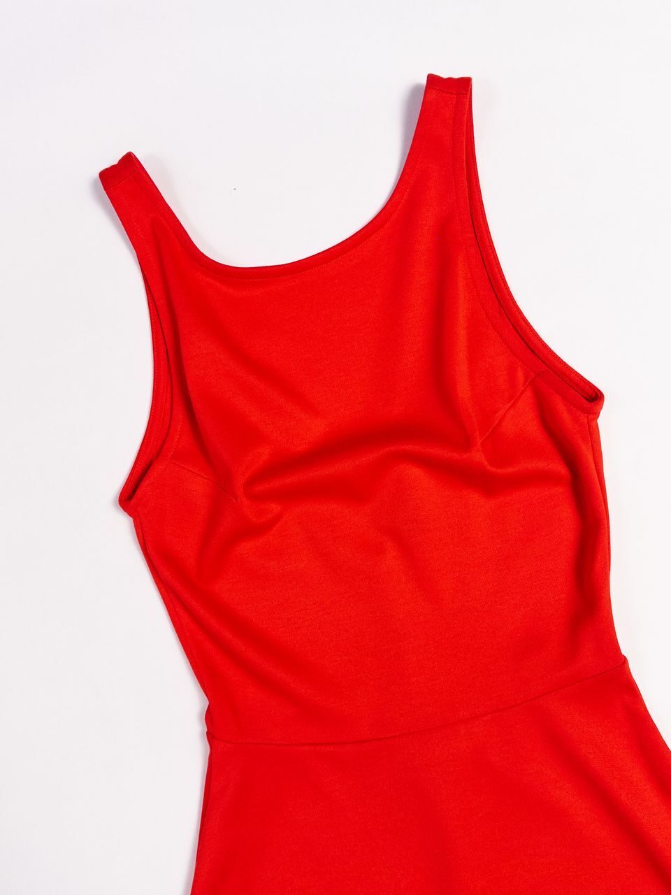 Короткое платье без рукавов из трикотажа цвет красный размер EUR 32 (rus 38) H&M